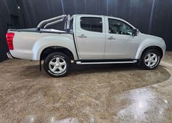 Used Isuzu KB 300 D-Teq LX Standard Double-Cab for sale in Kwazulu