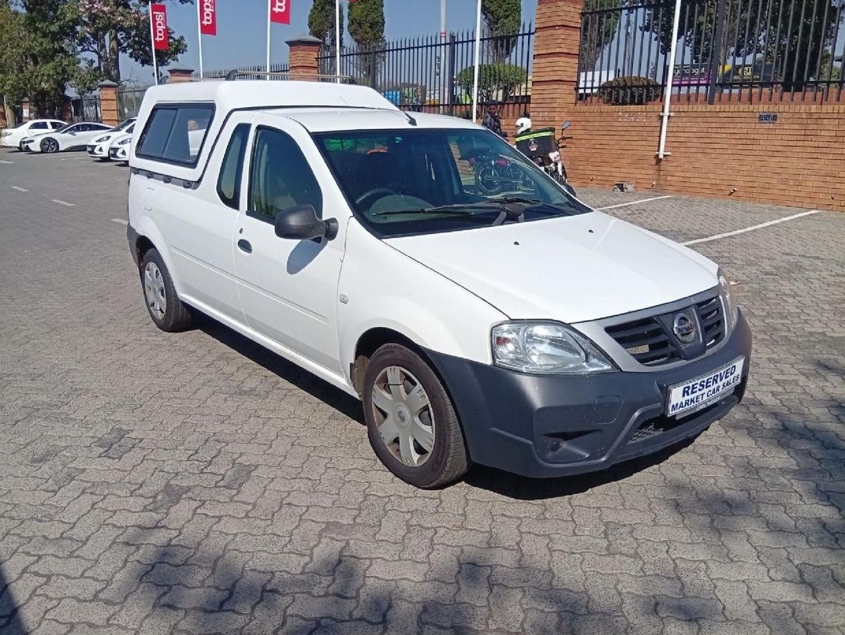 2022 Nissan NP200 1.6 A/C Safety Pack