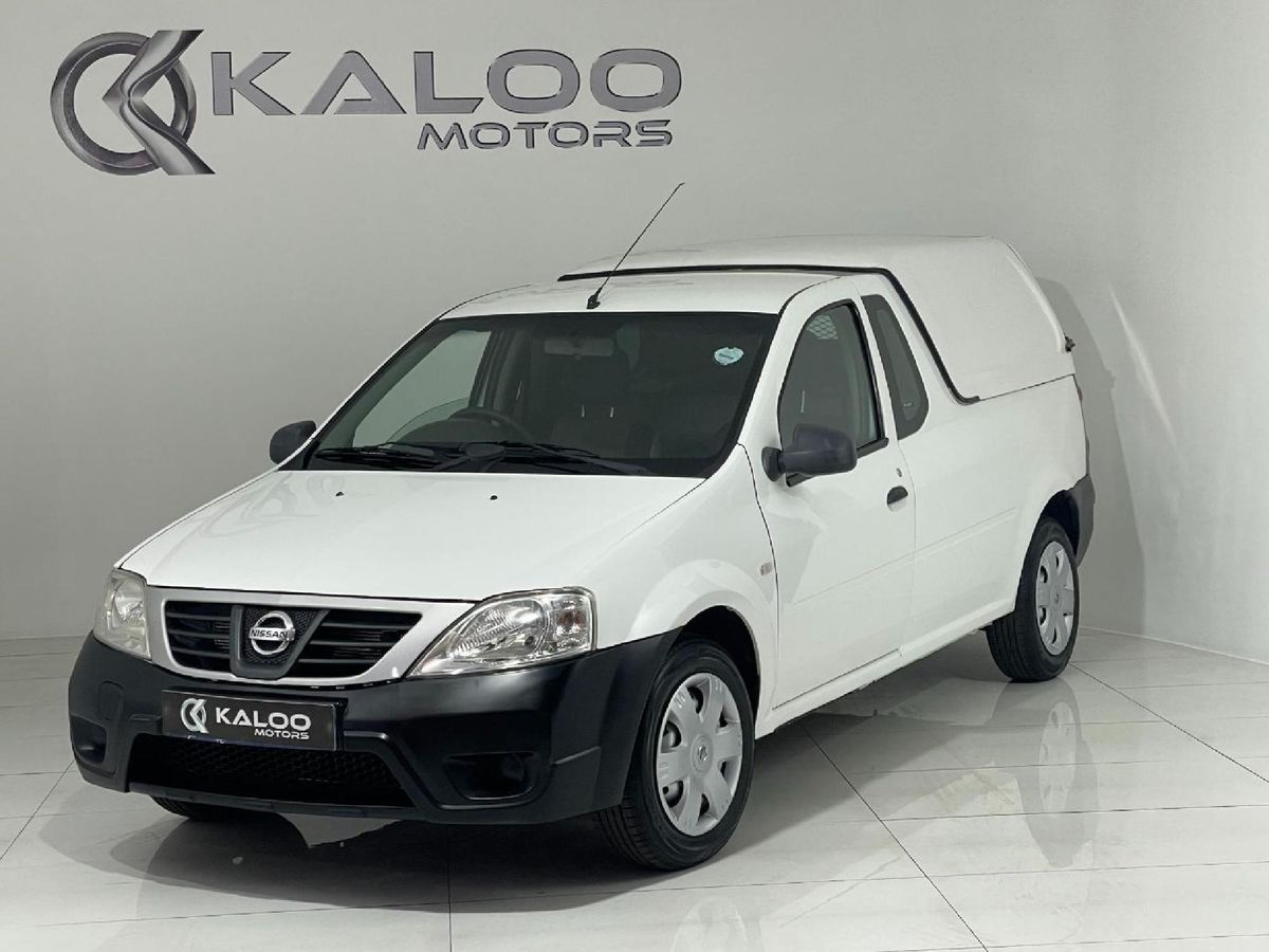 2014 Nissan NP200 1.6 A/C Safety Pack