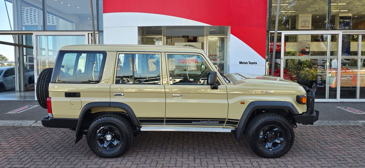 2025 Toyota Land Cruiser 76 2.8GD-6 Station Wagon VX