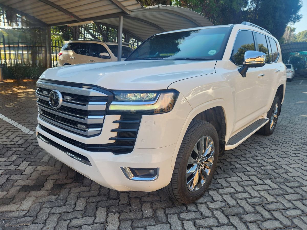 2022 Toyota Land Cruiser 300 B6 BULLETPROOF Land Cruiser 300 LC300 3.3D V6 ZX