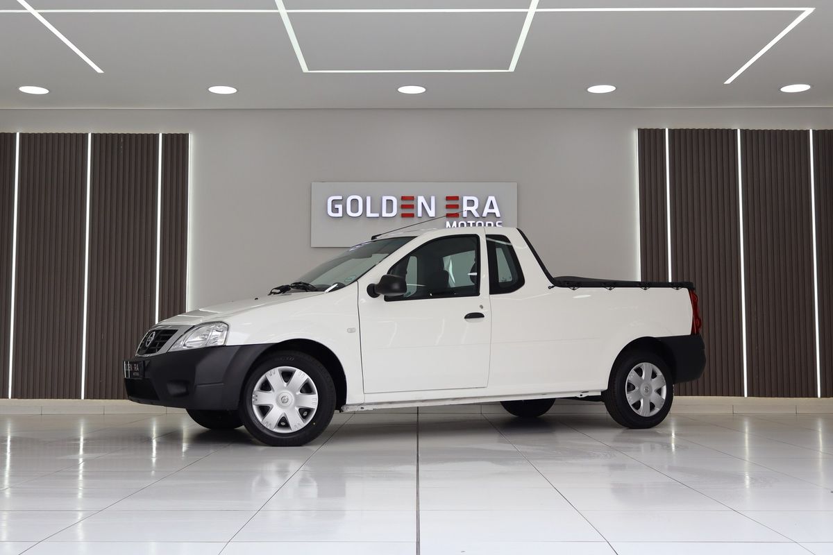 2023 Nissan NP200 1.6 A/C Safety Pack