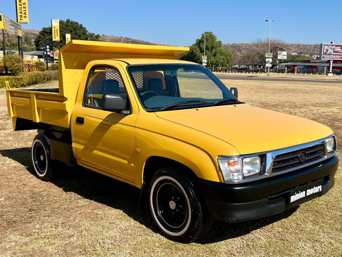 2001 Toyota Hilux Tipper