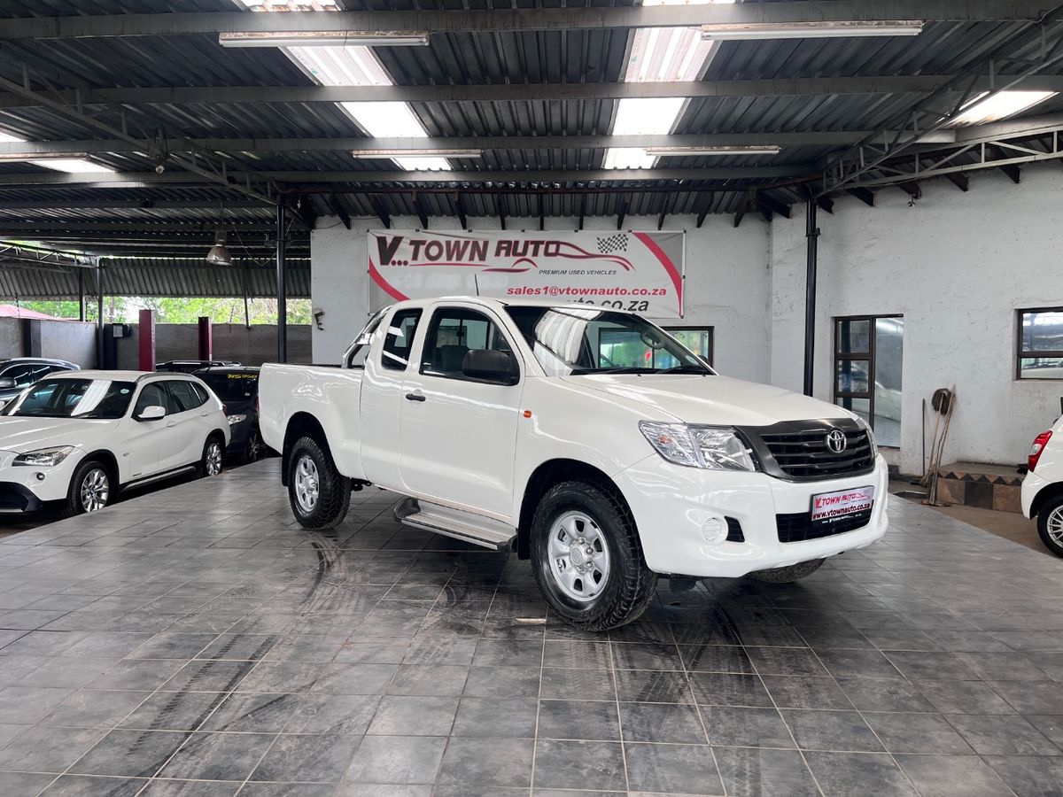 2015 Toyota Hilux 2.5 D-4D Raised Body SRX Xtra-Cab