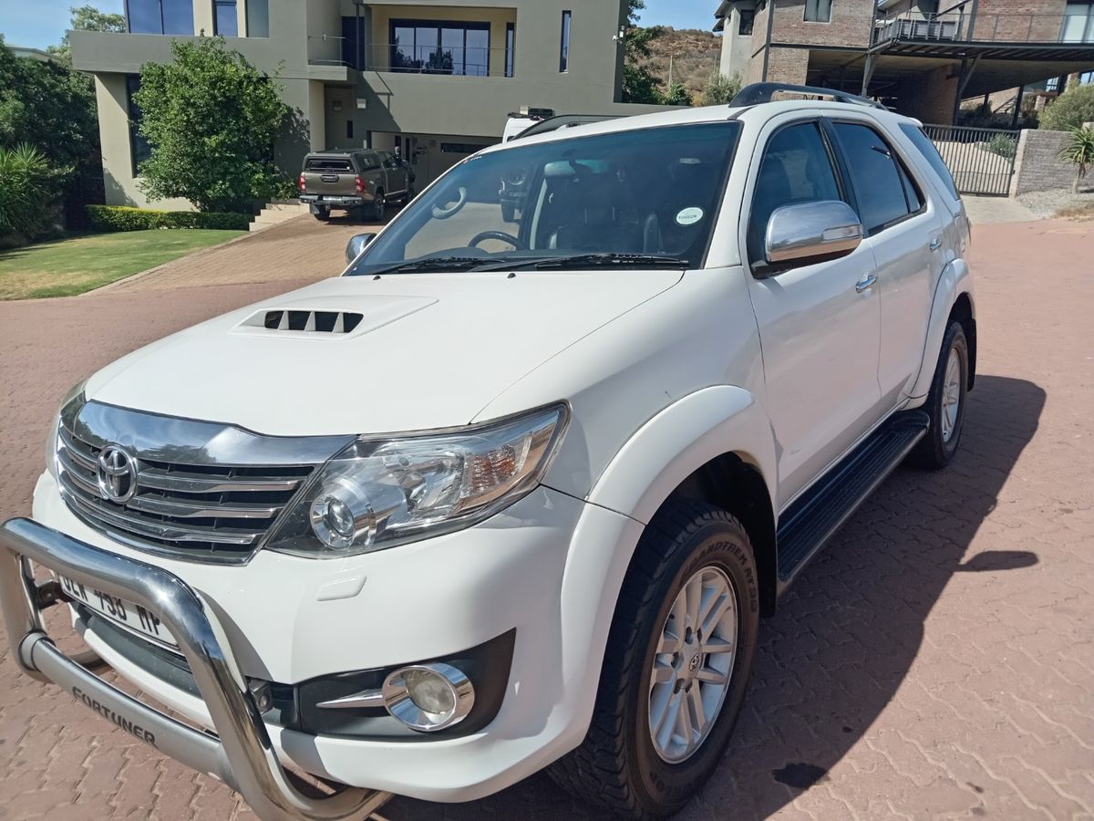 2015 Toyota Fortuner 2015 Toyota Fortuner 3.0 D-4D RAISED BODY