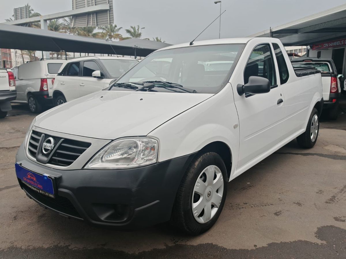 2021 Nissan NP200 1.6 A/C Safety Pack
