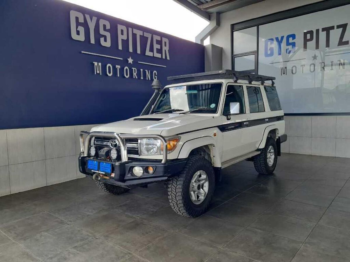 2017 Toyota Land Cruiser 76 4.5 D V8 Station Wagon
