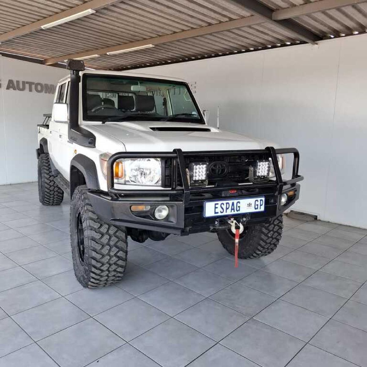 2015 Toyota Land Cruiser 79 4.5 D Double-Cab