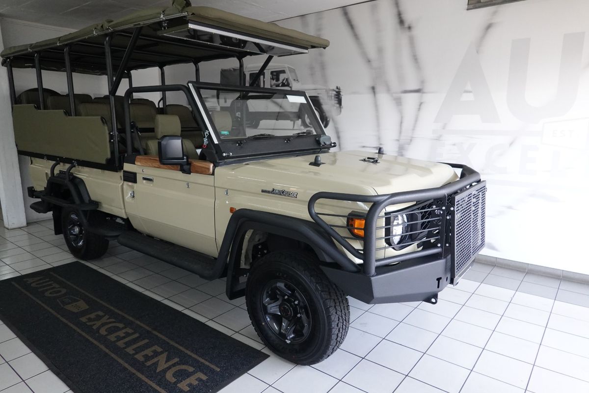 2026 Toyota Land Cruiser 79 2.8d Auto Game Viewer