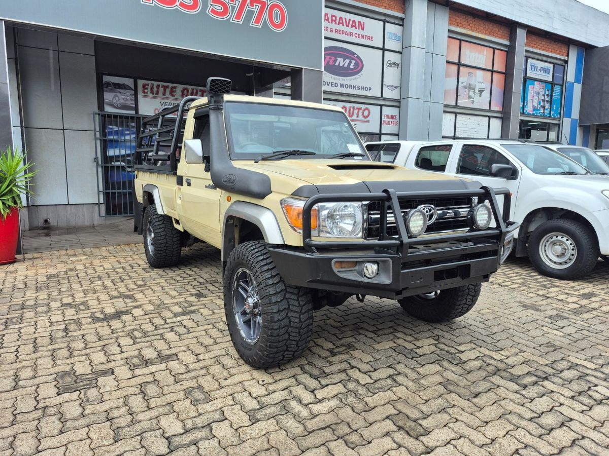 2019 Toyota Land Cruiser 79 4.5 D Single-Cab