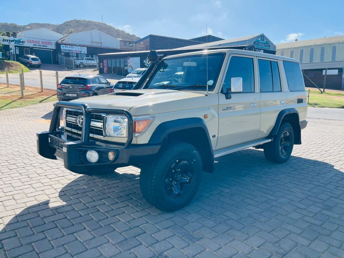 2015 Toyota Land Cruiser 76 4.5L V8 LX