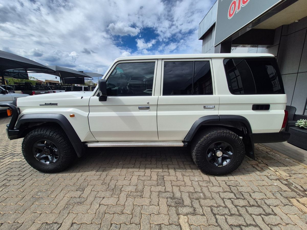 2024 Toyota Land Cruiser 76 4.5 D V8 Station Wagon