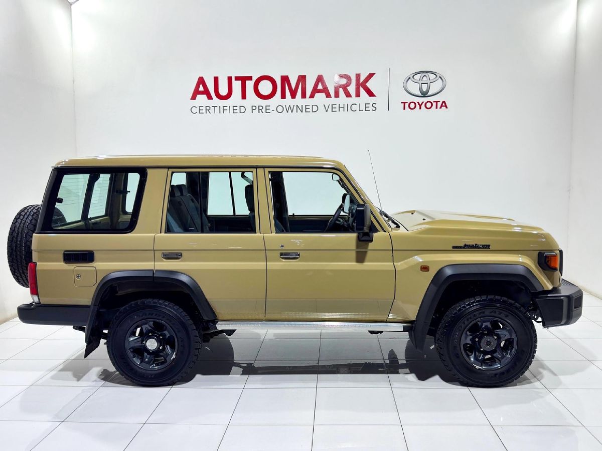2025 Toyota Land Cruiser 76 2.8GD-6 Station Wagon LX