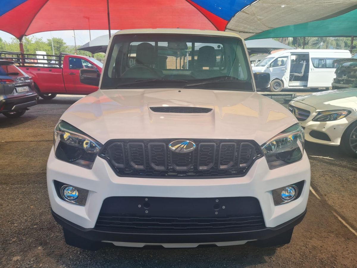 2025 Mahindra Pik Up S4