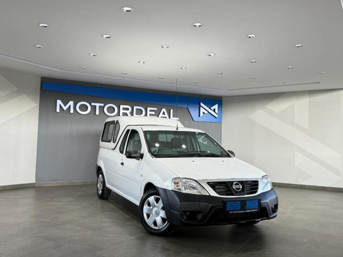 2023 Nissan NP200 1.6 A/C Safety Pack