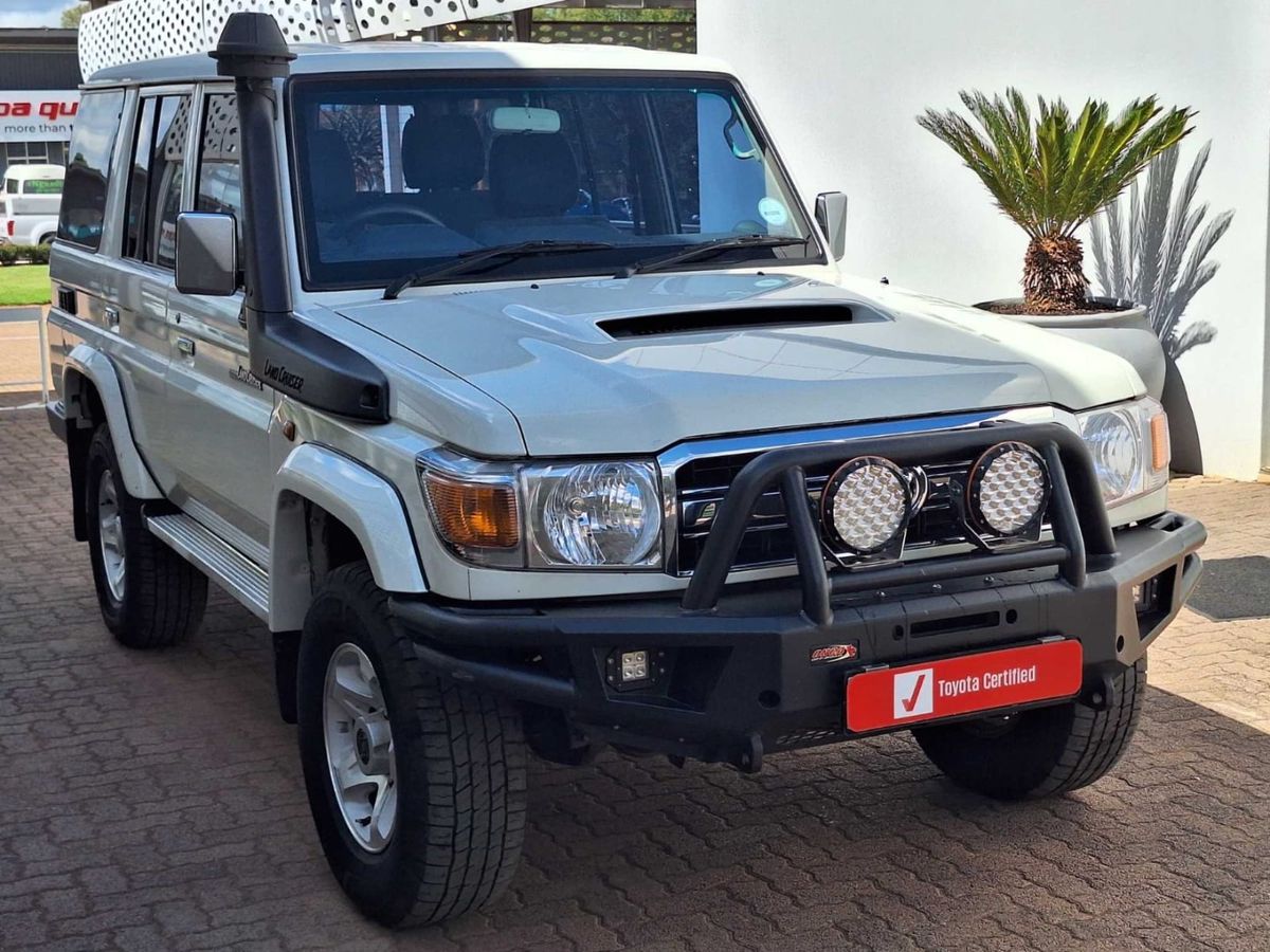 2022 Toyota Land Cruiser 76 4.5 D V8 Station Wagon