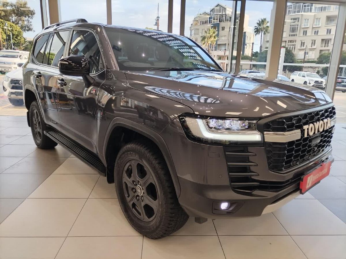 2023 Toyota Land Cruiser 300 V6 3.5 T GR-S