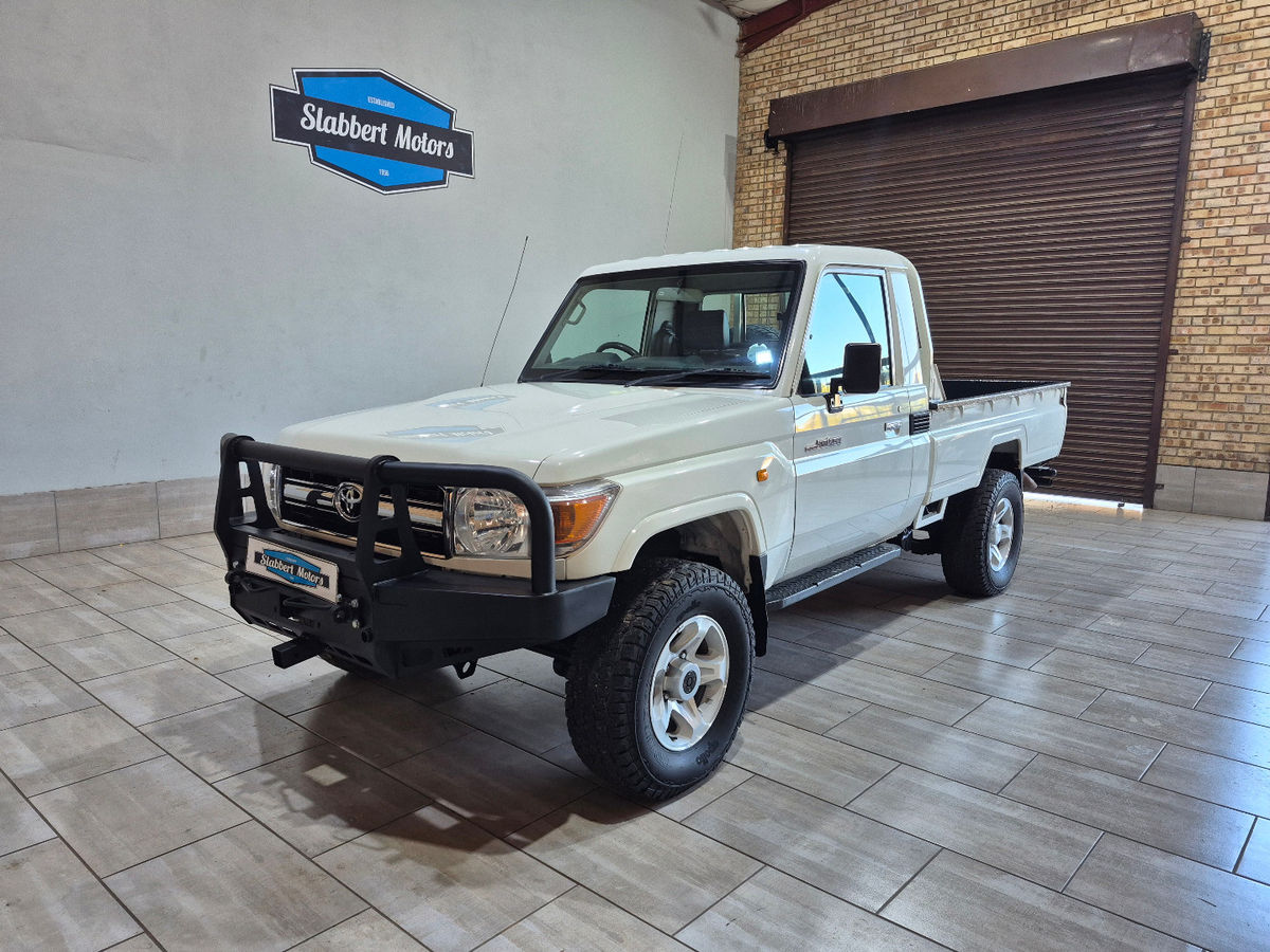 2012 Toyota Land Cruiser 79 4.0 Single-Cab