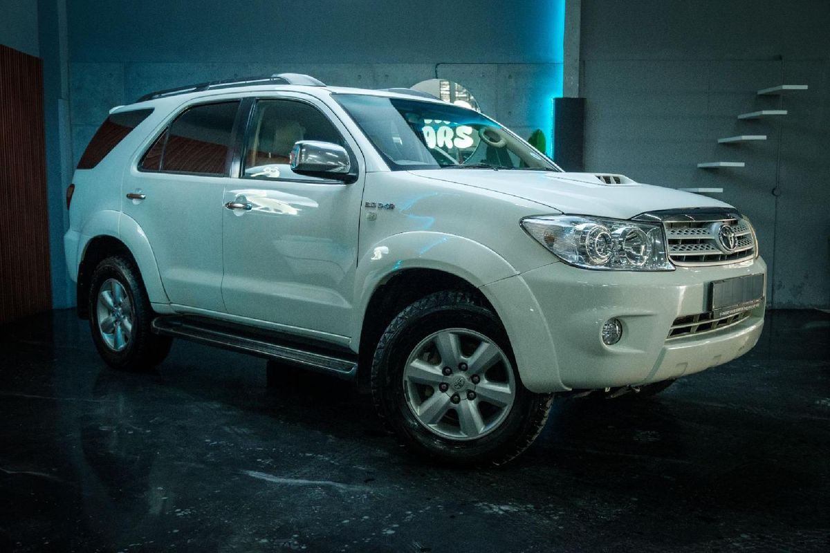 2010 Toyota Fortuner 3.0 D-4D Raised Body
