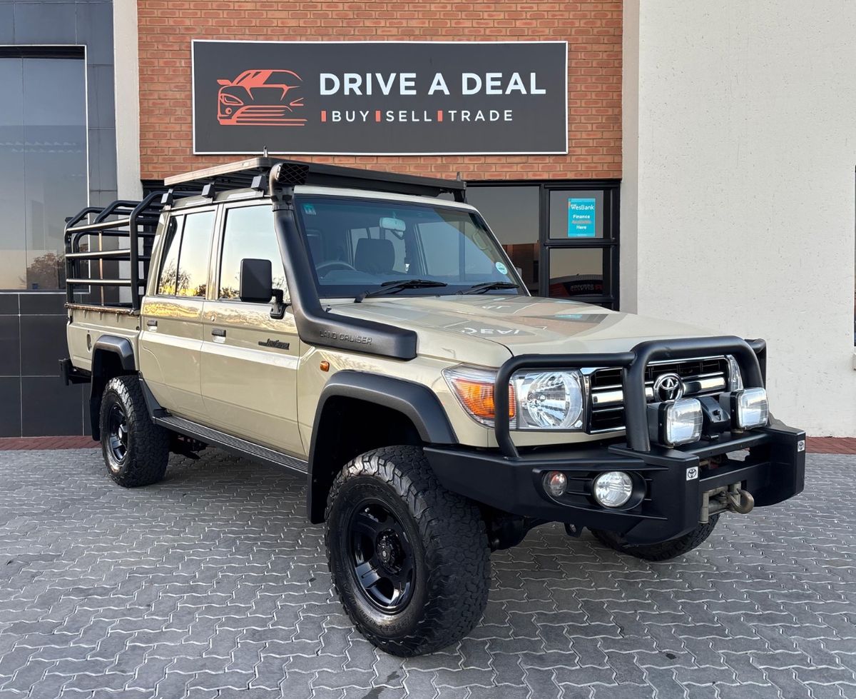 2016 Toyota Land Cruiser 79 4.0 Double-Cab