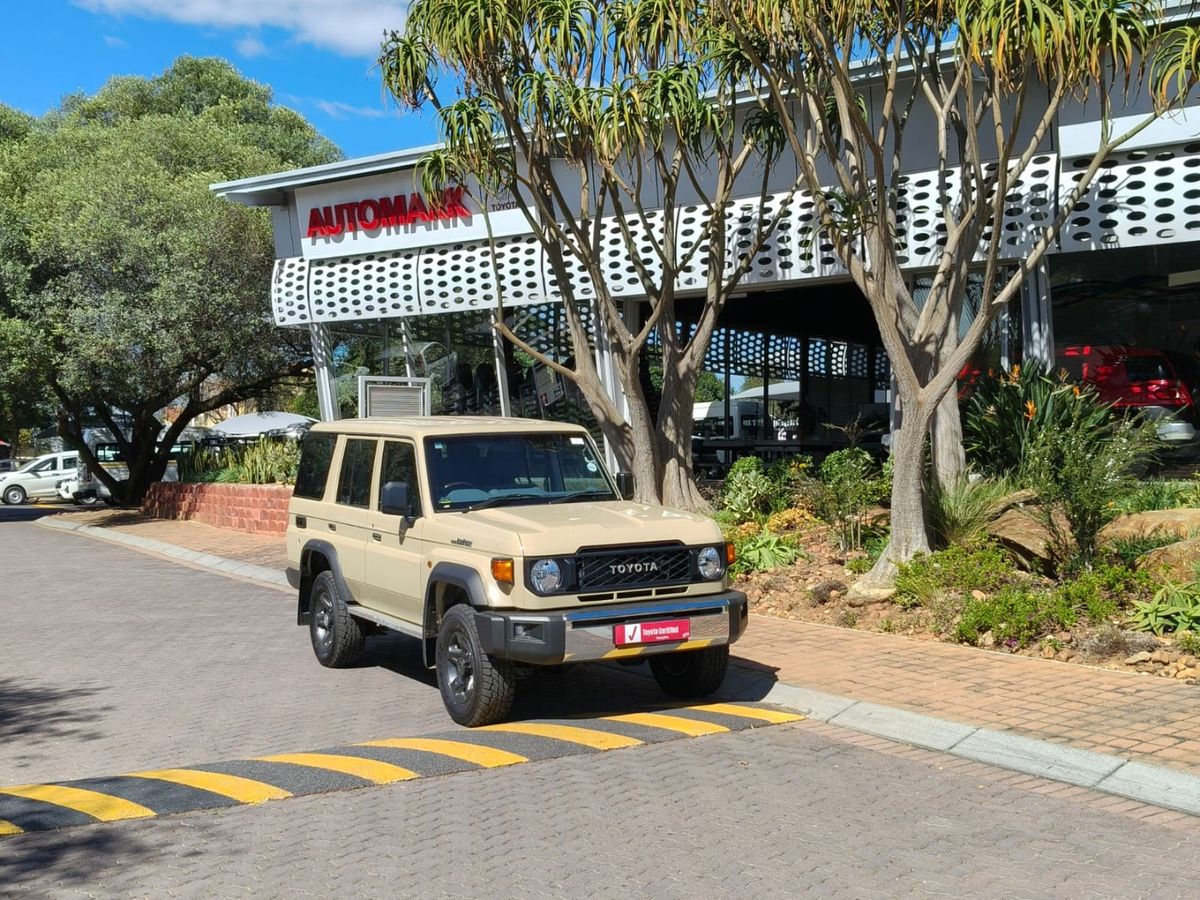 2026 Toyota Land Cruiser 76 2.8GD-6 Station Wagon LX