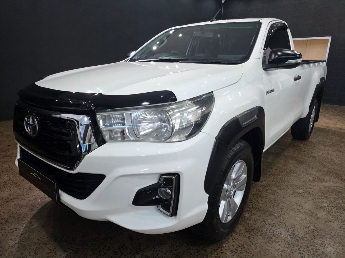 2017 Toyota Hilux 2.4 GD-6 Raised Body SRX Single-Cab