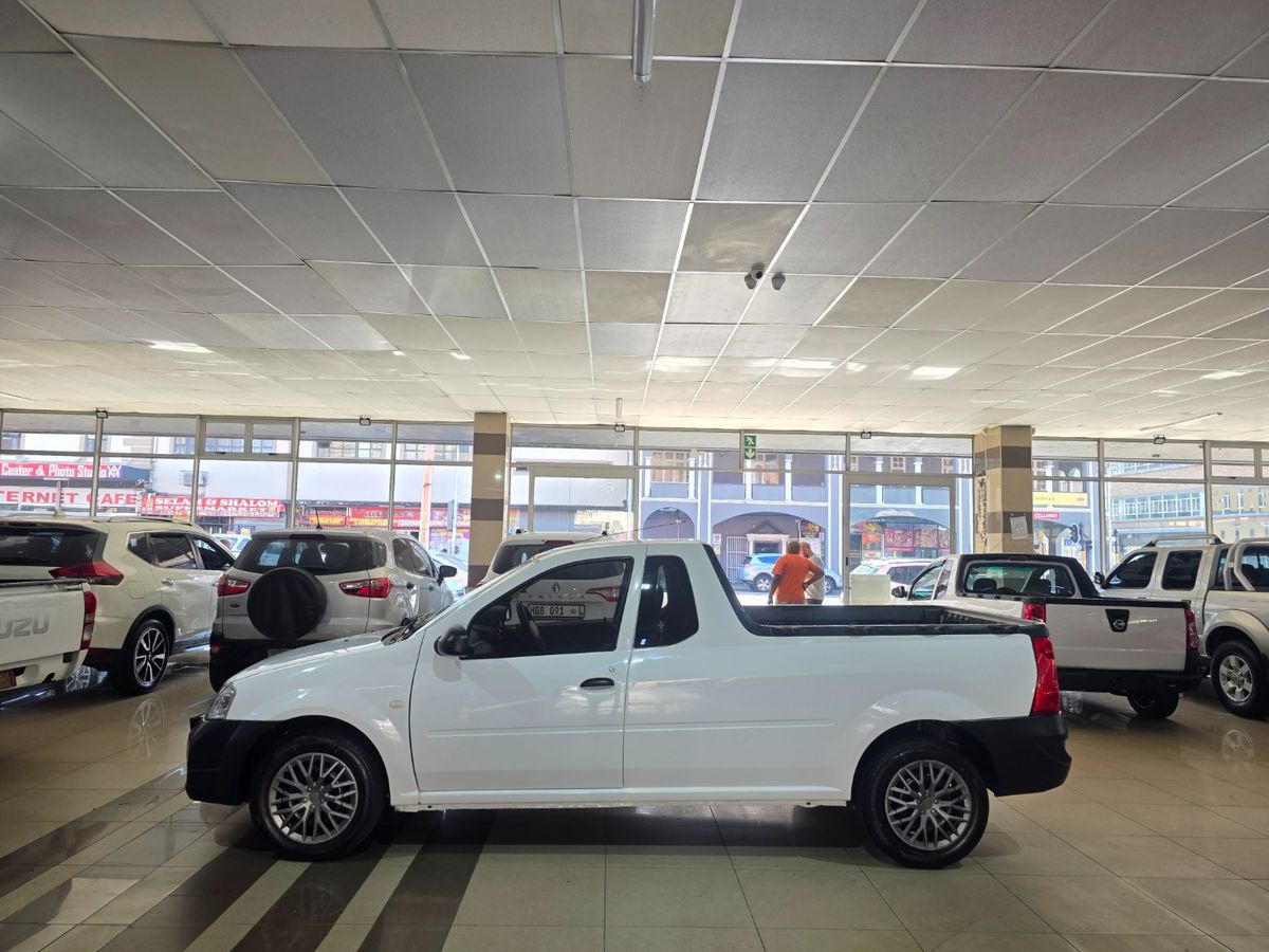 2021 Nissan NP200 1.6 A/C Safety Pack
