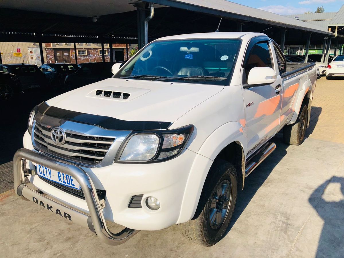 2015 Toyota Hilux 3.0 D-4D Legend 45 Raised Body Single-Cab