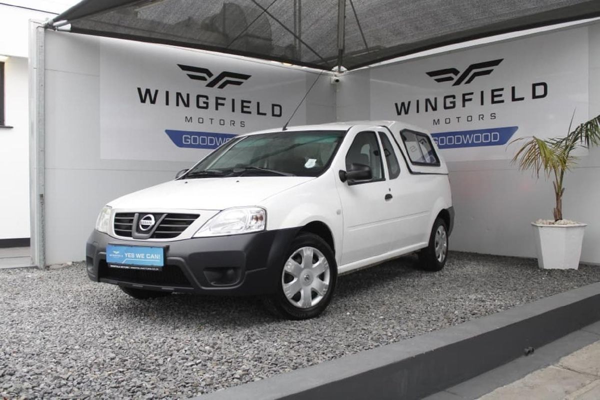 2022 Nissan NP200 1.6 A/C Safety Pack