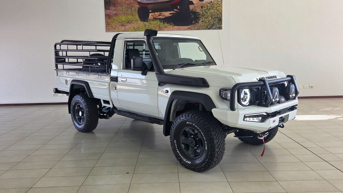 2026 Toyota Land Cruiser 79 Toyota Land Cruiser Pickup LC79 4.5 V8 Diesel S/C