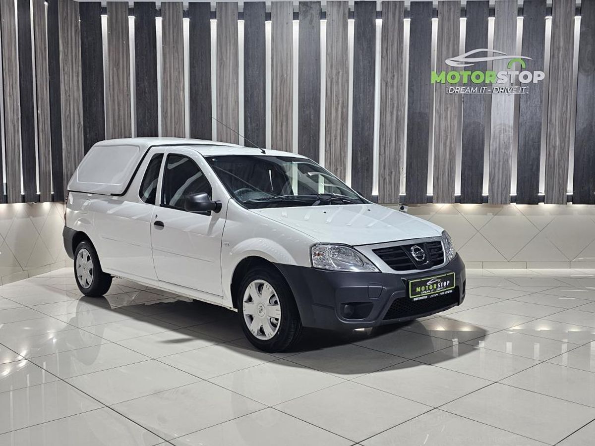 2022 Nissan NP200 1.6 A/C Safety Pack