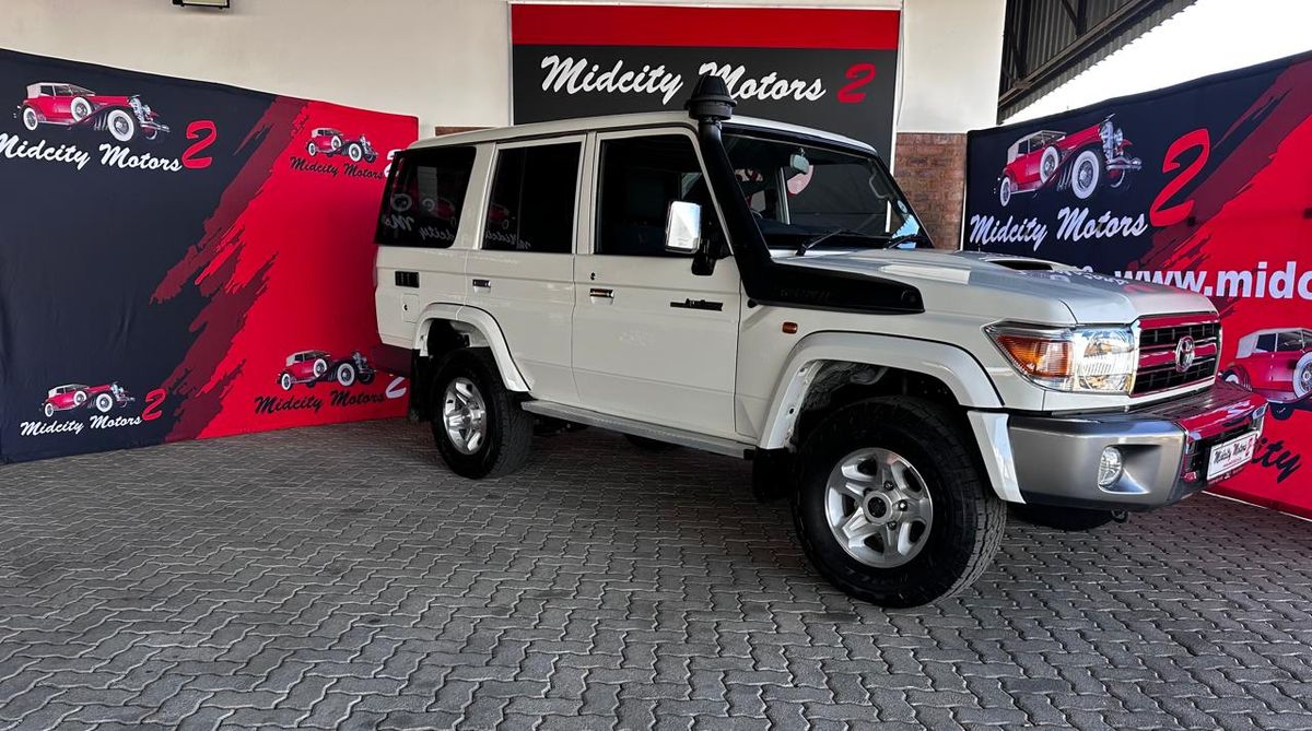 2022 Toyota Land Cruiser 76 4.5 D V8 Station Wagon
