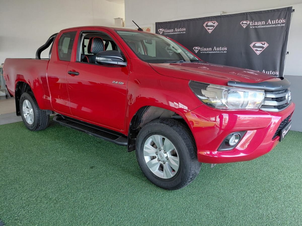 2017 Toyota Hilux 2.4 GD-6 Raised Body SRX Extended Cab