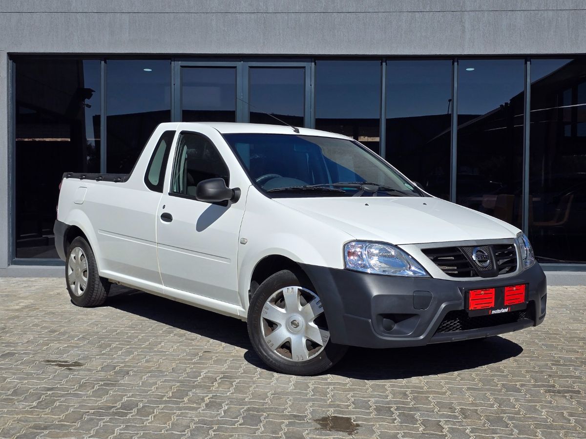 2018 Nissan NP200 1.6 A/C Safety Pack