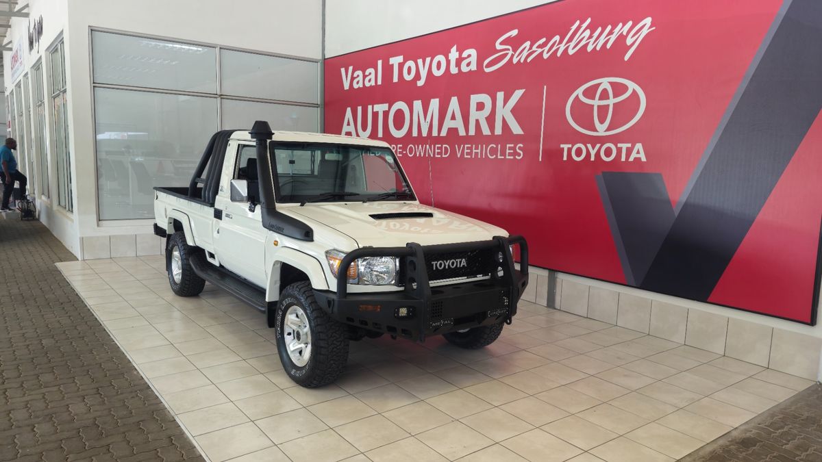 2022 Toyota Land Cruiser 79 4.5 D 70th Edition Single-Cab