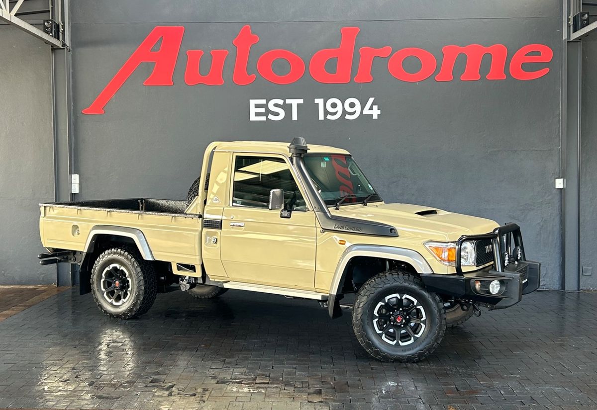 2022 Toyota Land Cruiser 79 4.5 D 70th Edition Single-Cab