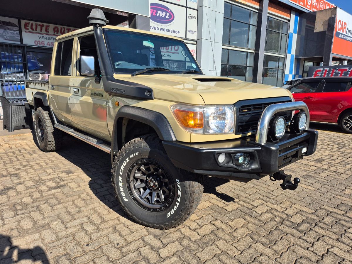 2015 Toyota Land Cruiser 79 4.5 4D LX V Single-Cab