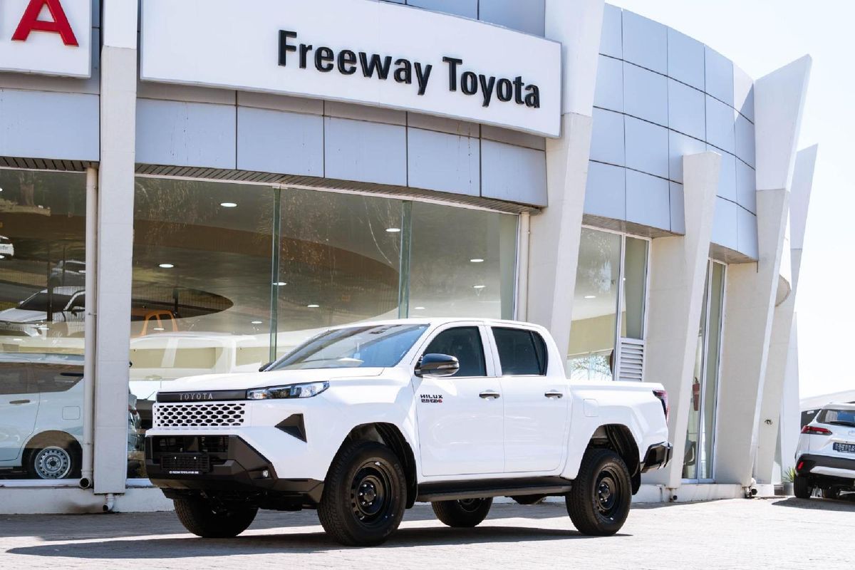 2026 Toyota Hilux 2.8 GD-6 RB SRX Auto Double-Cab