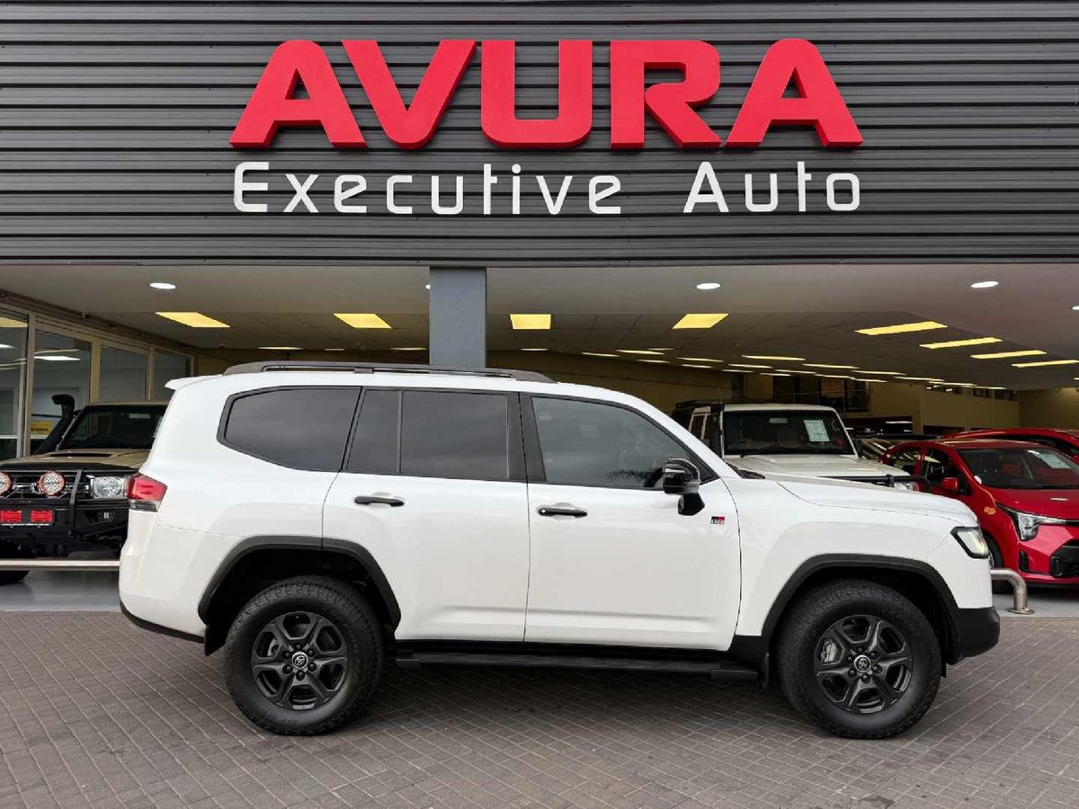 2022 Toyota Land Cruiser 300 V6 3.5 T GR-S