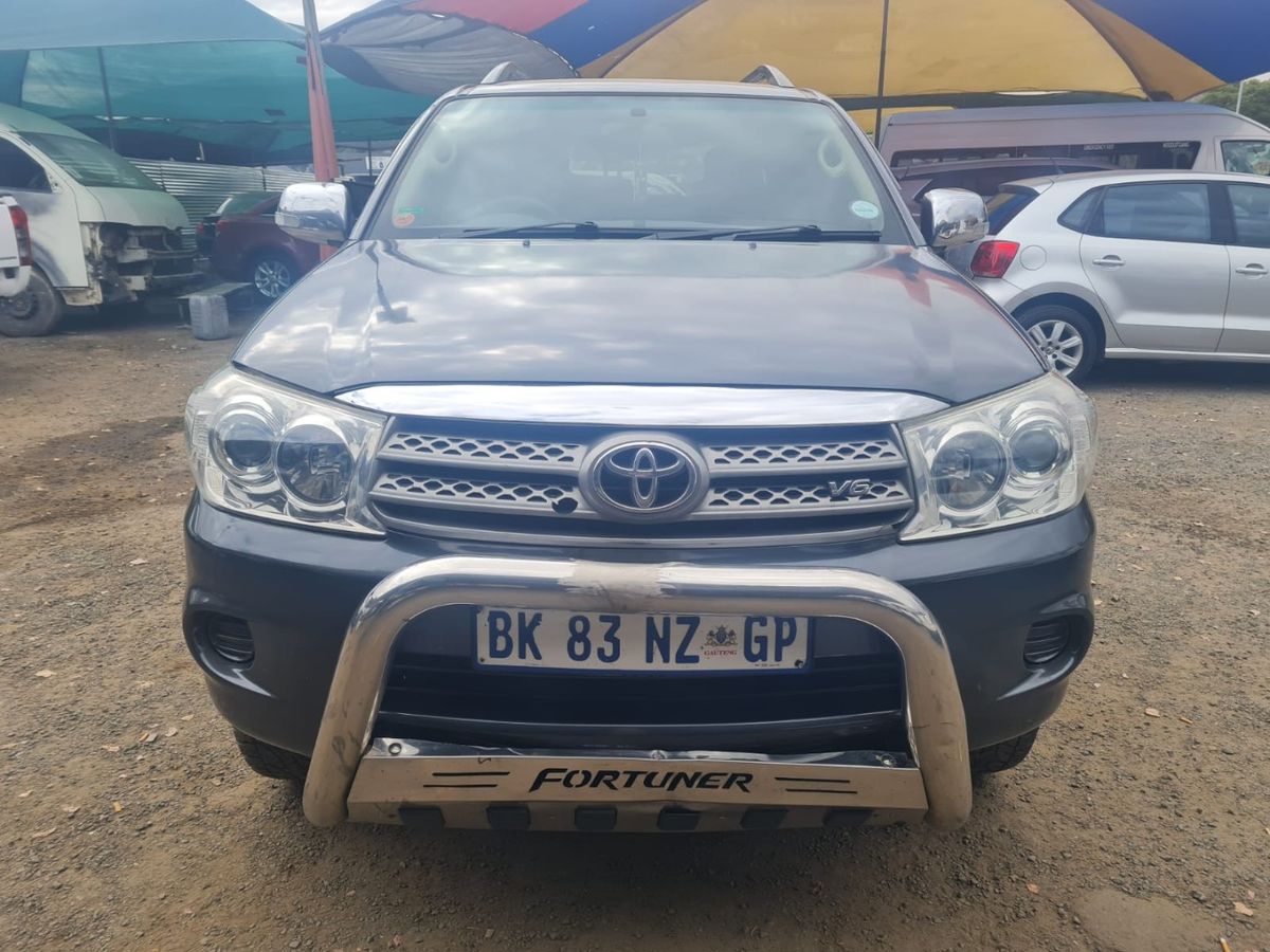 2012 Toyota Fortuner One owner full service history