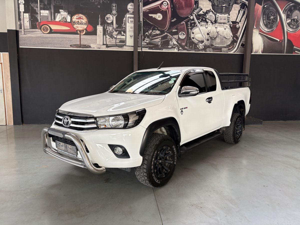 2017 Toyota Hilux 2.8 GD-6 Raised Body Raider Extended Cab