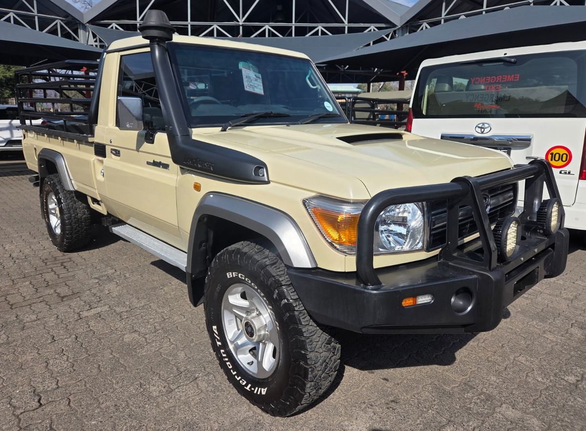 2018 Toyota Land Cruiser 79 4.5 D Single-Cab