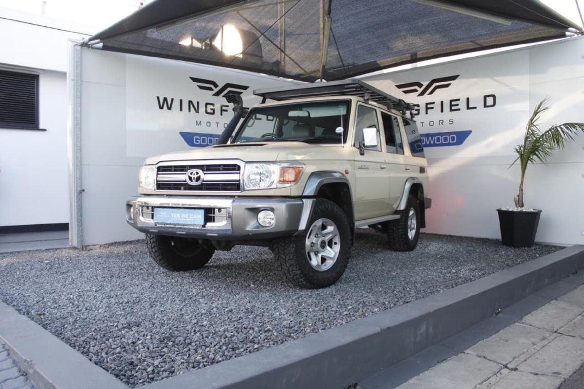 2016 Toyota Land Cruiser 76 4.5 D V8 Station Wagon