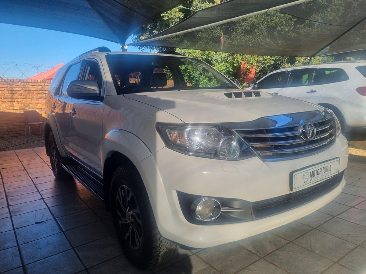 2015 Toyota Fortuner 3.0 D-4D Raised Body Auto
