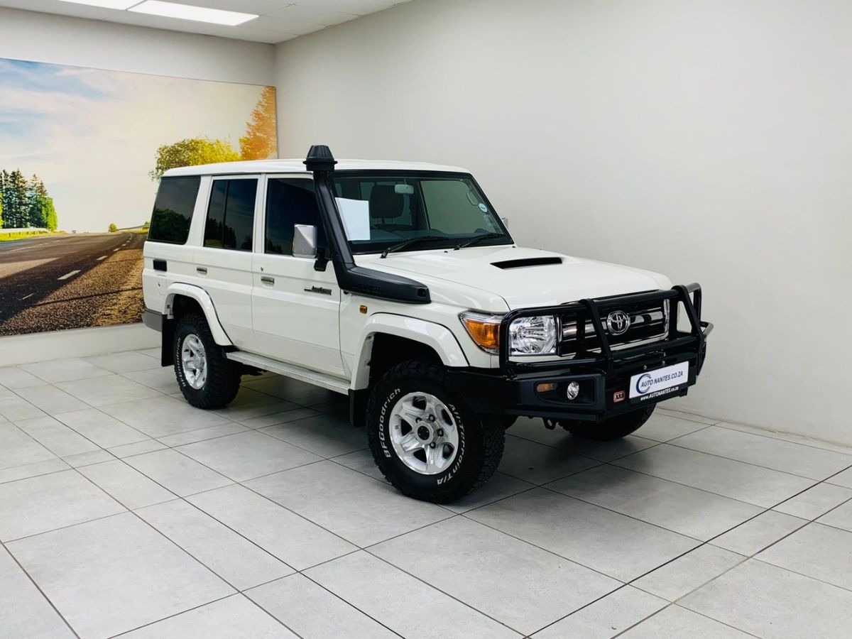 2023 Toyota Land Cruiser 76 4.5 D V8 Station Wagon