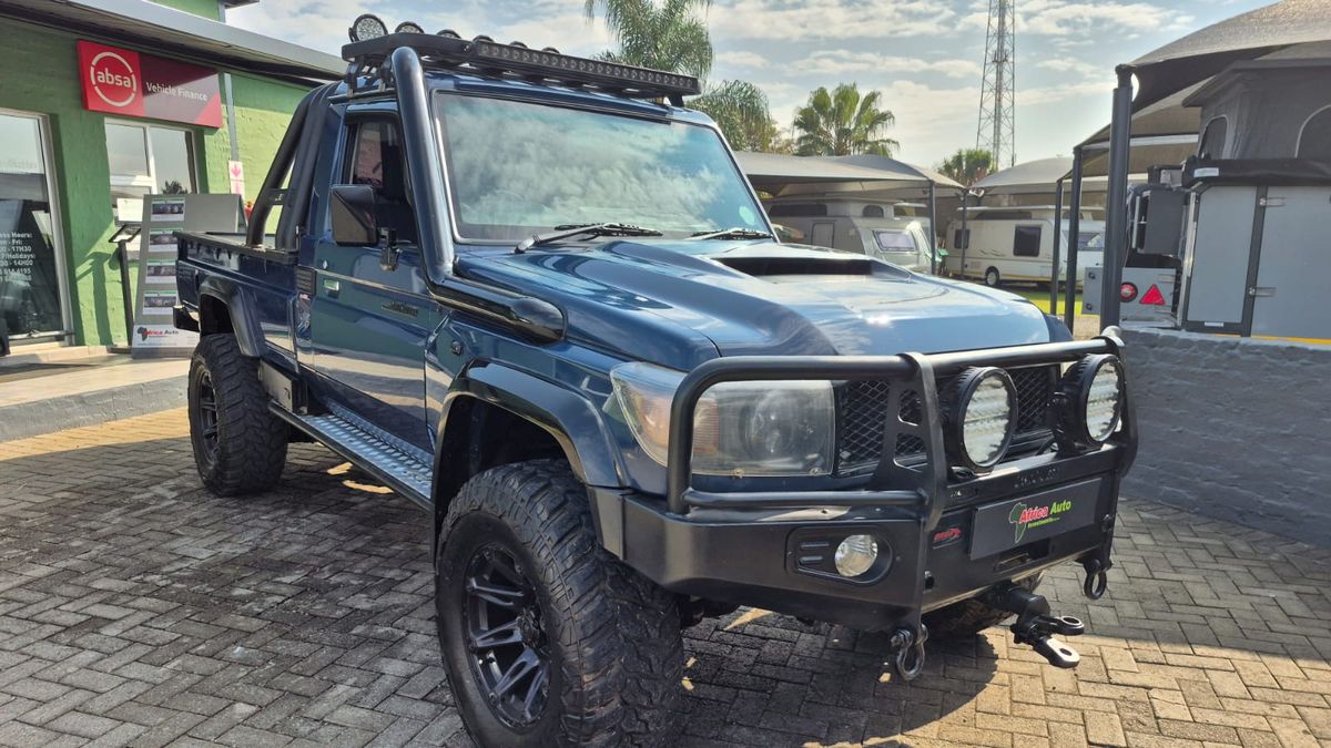2018 Toyota Land Cruiser 79 4.5 V8 D