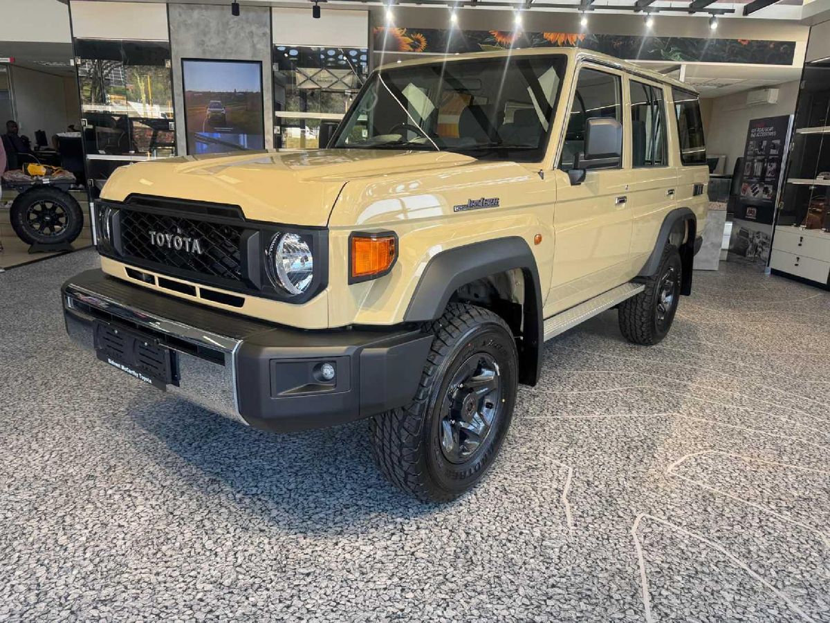 2026 Toyota Land Cruiser 76 2.8GD-6 Station Wagon LX