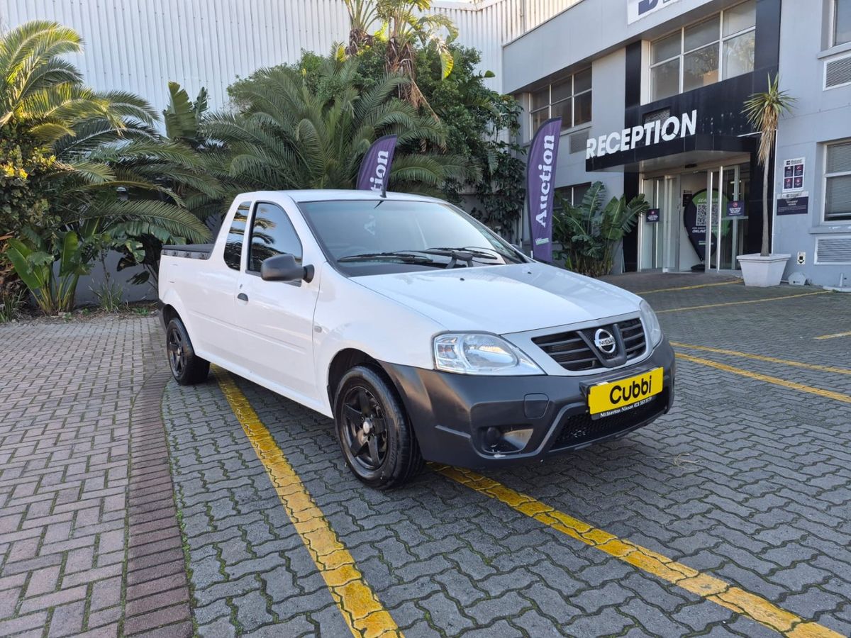 2022 Nissan NP200 1.6 A/C Safety Pack