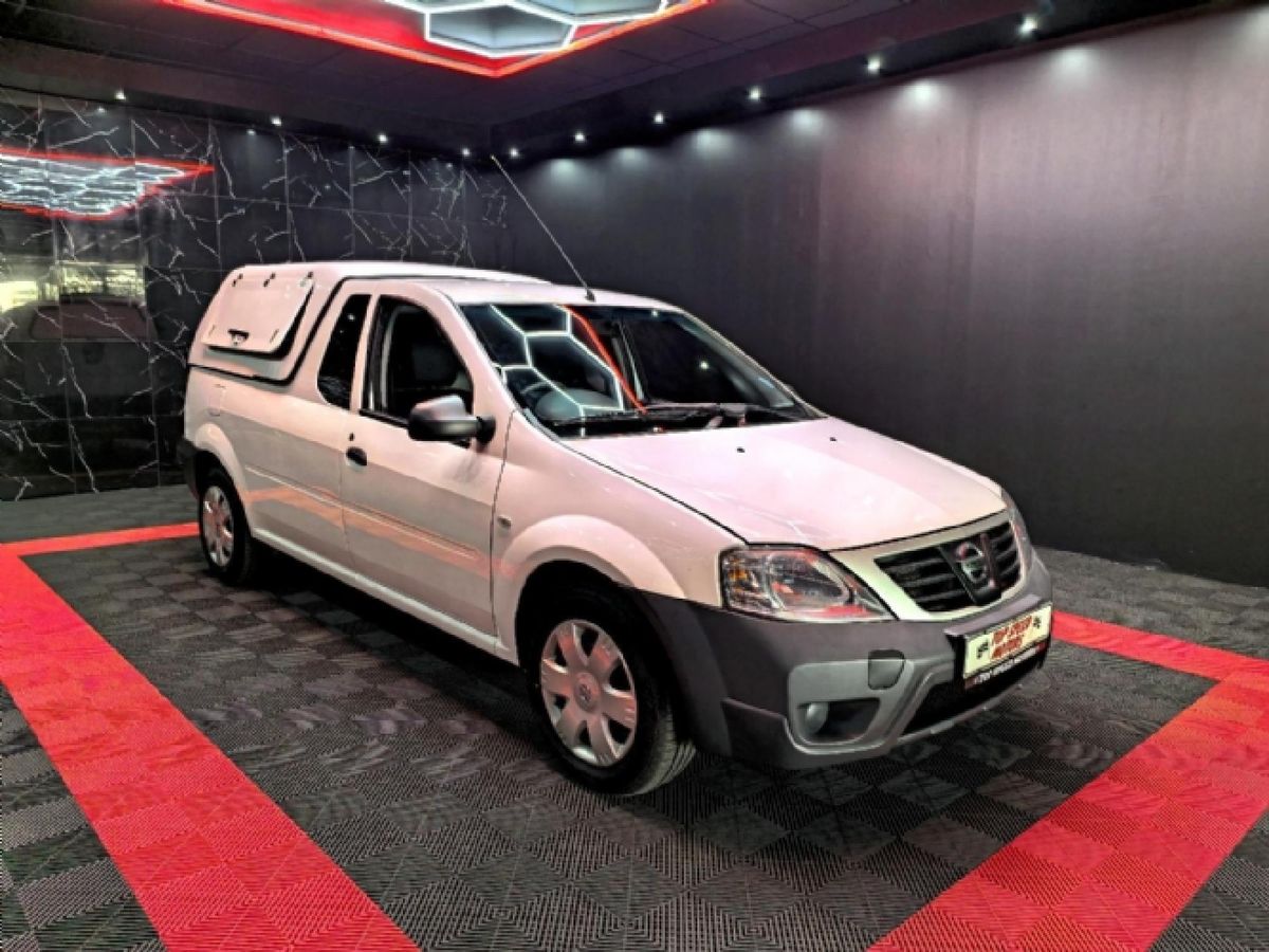 2023 Nissan NP200 1.6 A/C Safety Pack