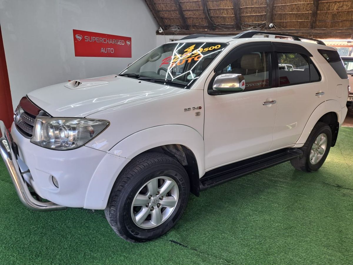 2011 Toyota Fortuner 3.0 D-4D Raised Body Auto